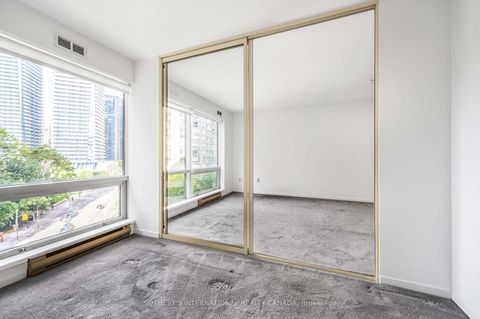 Photo 18 at 716 - 1001 Bay Street, Bay Street Corridor, Toronto