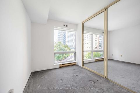 Photo 19 at 716 - 1001 Bay Street, Bay Street Corridor, Toronto