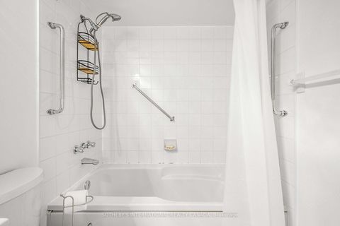 Photo 23 at 716 - 1001 Bay Street, Bay Street Corridor, Toronto