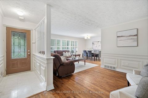 Photo 3 at 257 Chine Drive, Cliffcrest, Toronto