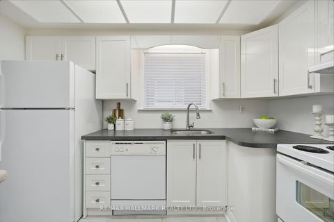 Photo 12 at 257 Chine Drive, Cliffcrest, Toronto