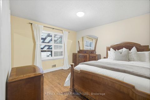 Photo 16 at 257 Chine Drive, Cliffcrest, Toronto