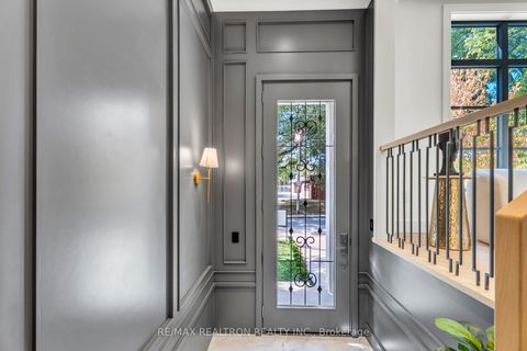 Photo 2 at 105 Rumsey Road, Leaside, Toronto