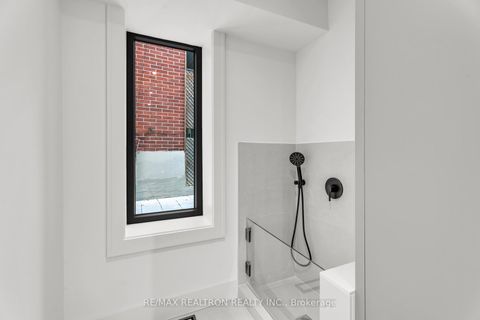 Photo 34 at 105 Rumsey Road, Leaside, Toronto