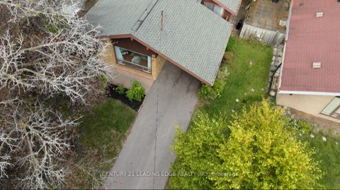 Photo 1 at 25 Oakley Boulevard, Bendale, Toronto