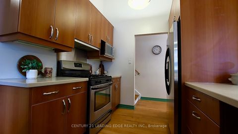 Photo 7 at 25 Oakley Boulevard, Bendale, Toronto