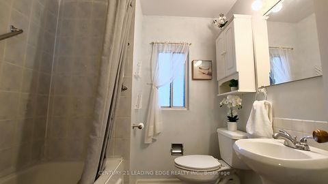 Photo 16 at 25 Oakley Boulevard, Bendale, Toronto