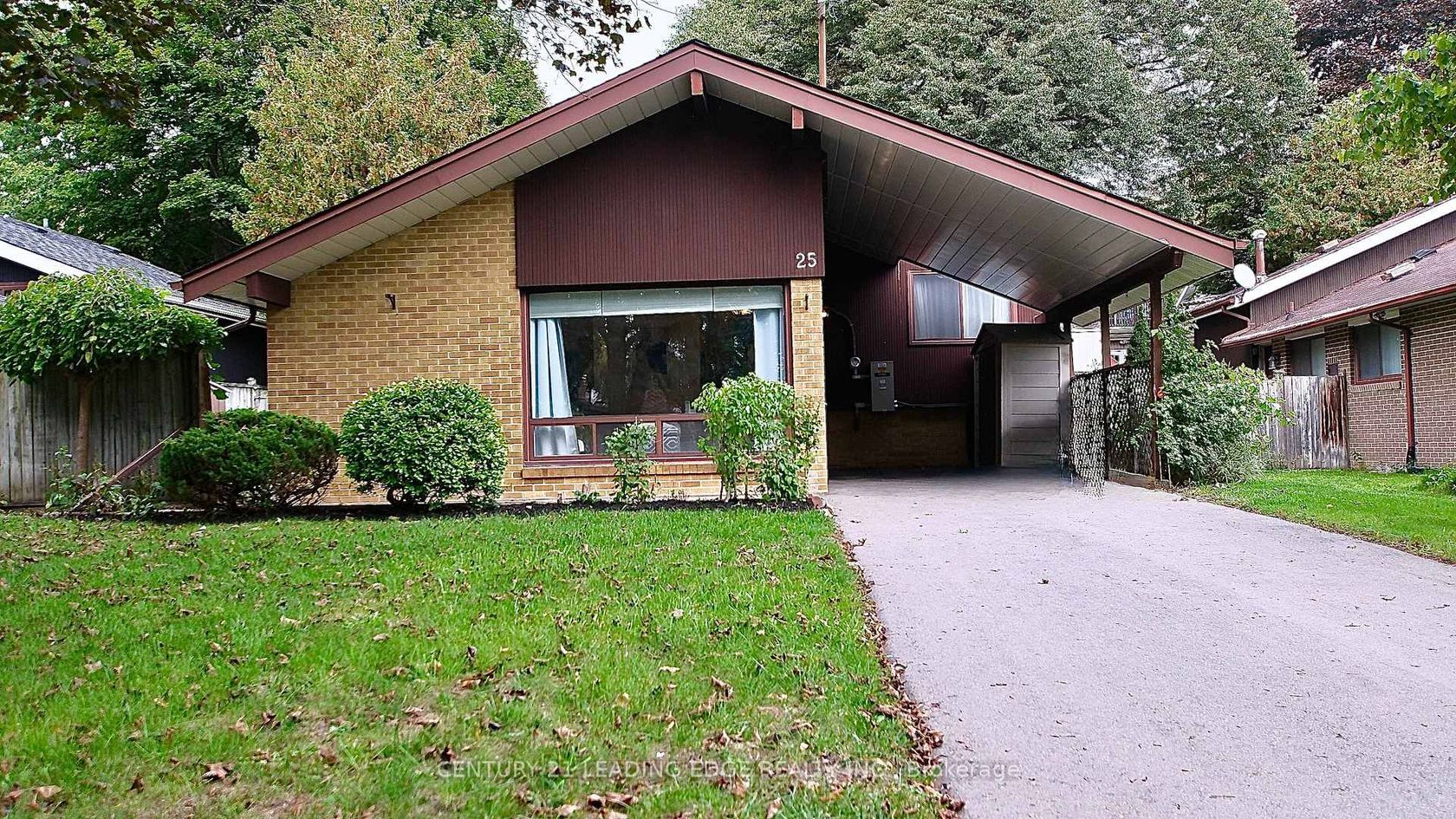25 Oakley Boulevard, Bendale, Toronto 