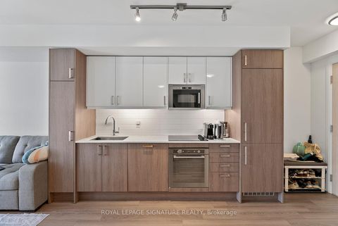 Photo 5 at 2501 - 77 Mutual Street, Yonge Corridor, Toronto Photo 5 at 2501 - 77 Mutual Street, Yonge Corridor, Toronto