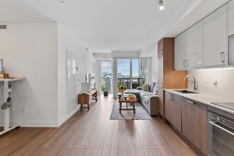 Photo 10 at 2501 - 77 Mutual Street, Yonge Corridor, Toronto Photo 10 at 2501 - 77 Mutual Street, Yonge Corridor, Toronto