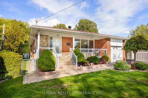 Photo 2 at 64 Rodda Boulevard, West Hill, Toronto