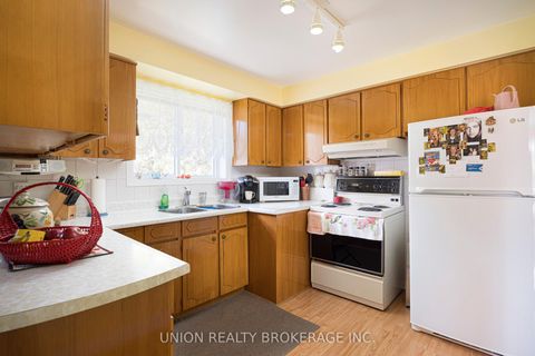 Photo 10 at 64 Rodda Boulevard, West Hill, Toronto