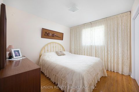 Photo 13 at 64 Rodda Boulevard, West Hill, Toronto