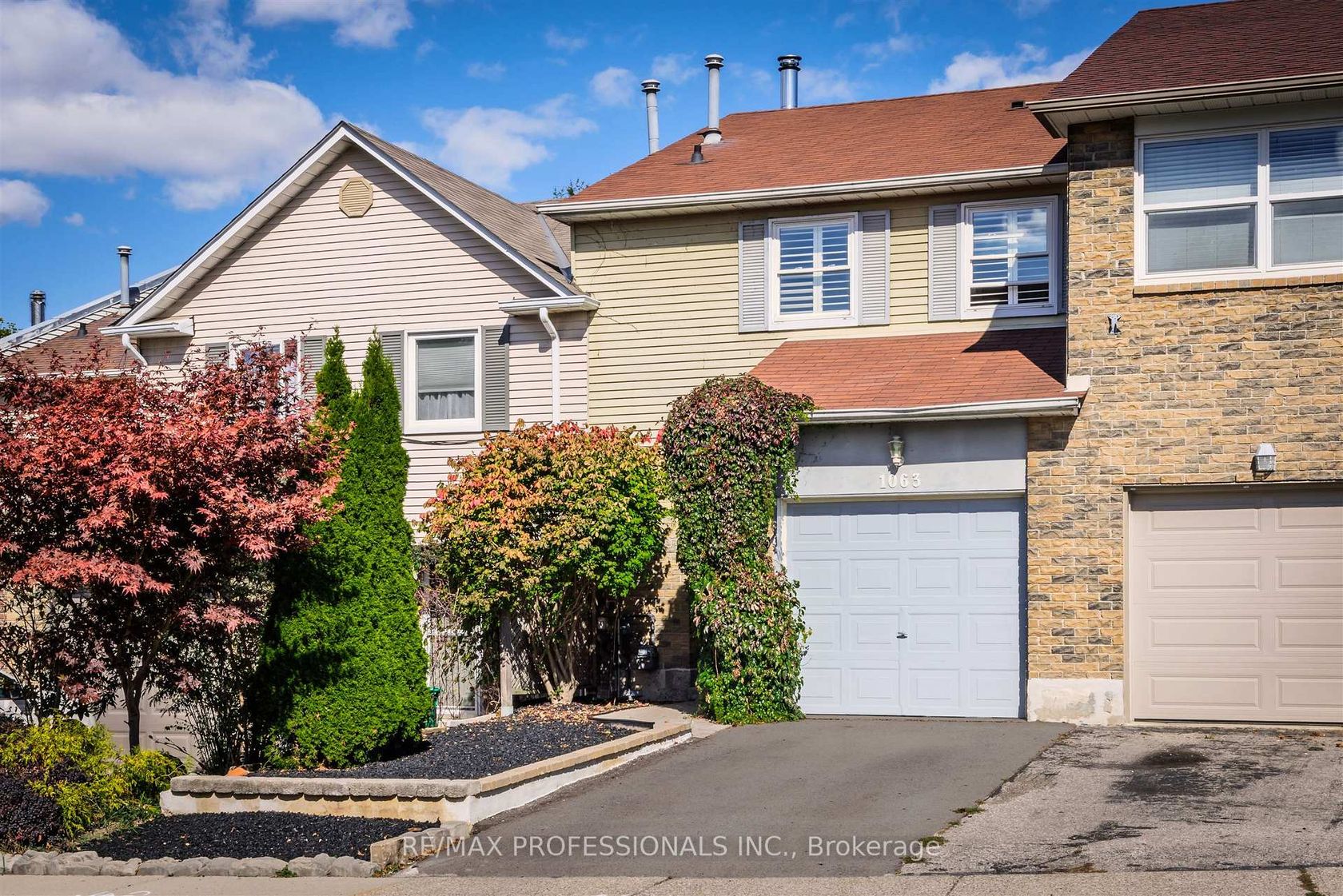 1063 Raintree Lane, Lorne Park, Mississauga by Loree Meneguzzi Real Estate 1063 Raintree Lane, Lorne Park, Mississauga