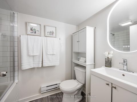 Photo 27 at 5 Little Boulevard, Belgravia, Toronto