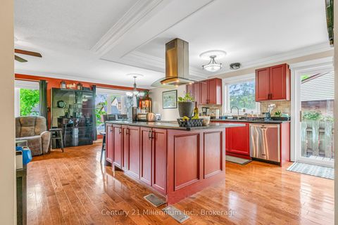 Photo 7 at 43 Stoddart Drive, Aurora Highlands, Aurora