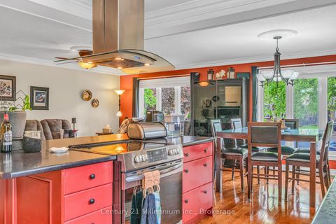 Photo 10 at 43 Stoddart Drive, Aurora Highlands, Aurora