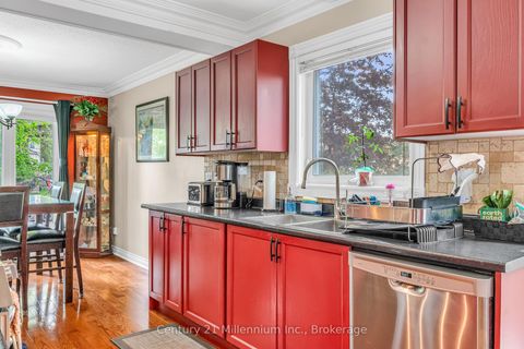 Photo 11 at 43 Stoddart Drive, Aurora Highlands, Aurora