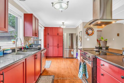 Photo 12 at 43 Stoddart Drive, Aurora Highlands, Aurora