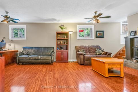 Photo 16 at 43 Stoddart Drive, Aurora Highlands, Aurora