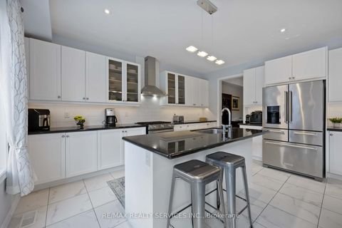 Photo 18 at 40 Mersey Street, Kleinburg, Vaughan