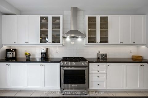 Photo 23 at 40 Mersey Street, Kleinburg, Vaughan