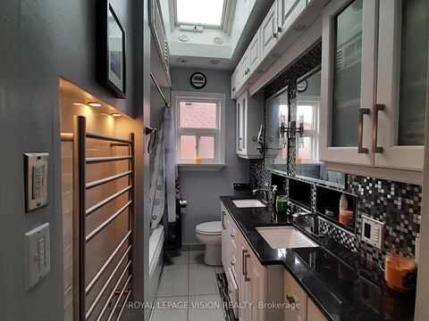 Photo 16 at 52 Ellendale Drive, Dorset Park, Toronto