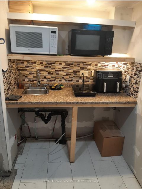 Photo 34 at 52 Ellendale Drive, Dorset Park, Toronto