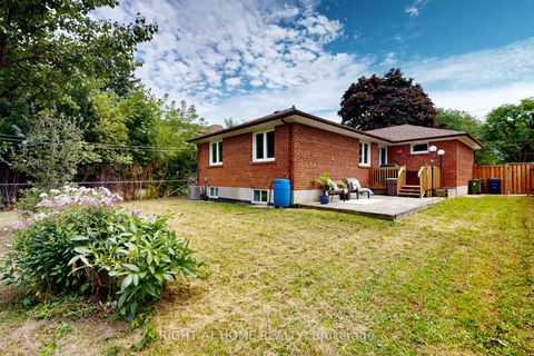 Photo 22 at 220 Homewood Avenue, Newtonbrook West, Toronto