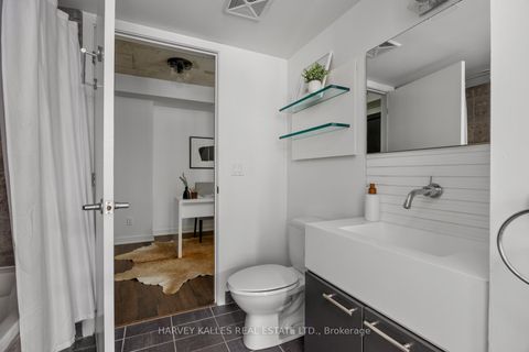 Photo 15 at 723 - 55 Stewart Street, Waterfront Communities C1, Toronto
