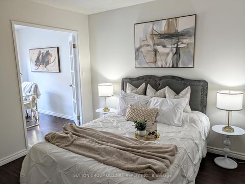 Photo 8 at 907 - 7 Carlton Street, Yonge Corridor, Toronto Photo 8 at 907 - 7 Carlton Street, Yonge Corridor, Toronto