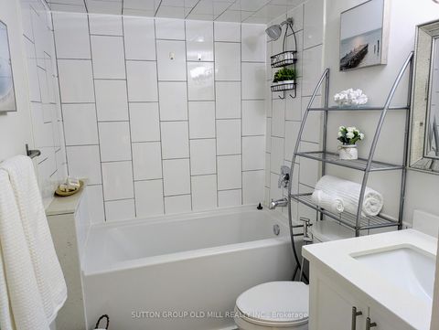 Photo 9 at 907 - 7 Carlton Street, Yonge Corridor, Toronto