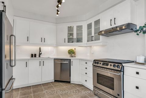 Photo 13 at 210E - 500 Queens Quay W, Waterfront Communities C1, Toronto