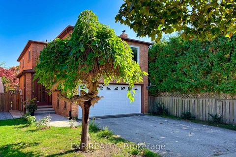 Photo 3 at 158 Millcroft Way, Brownridge, Vaughan Photo 3 at 158 Millcroft Way, Brownridge, Vaughan