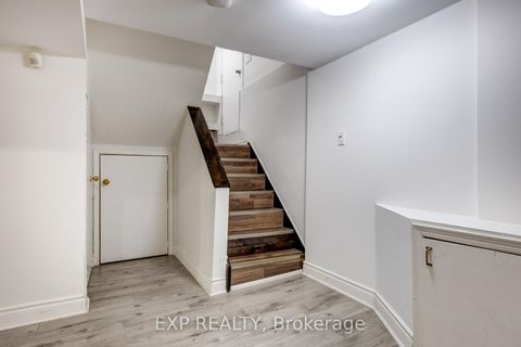 Photo 32 at 158 Millcroft Way, Brownridge, Vaughan