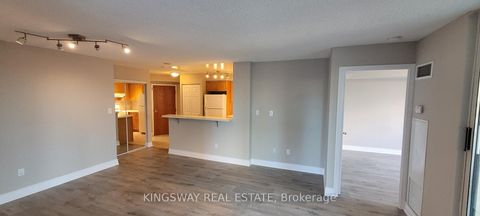 Photo 3 at 812 - 7 Lorraine Drive, Willowdale West, Toronto