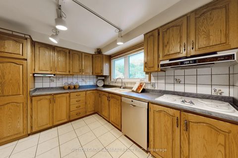 Photo 6 at 78 Belfry Drive, Leslie Valley, Newmarket