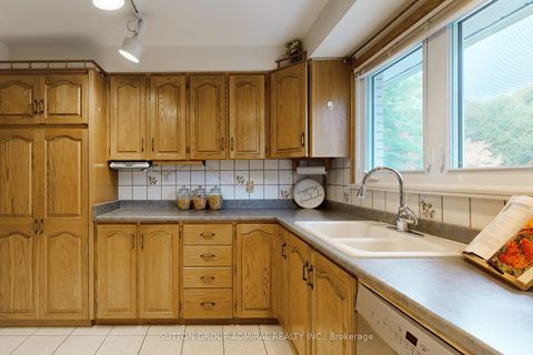 Photo 9 at 78 Belfry Drive, Leslie Valley, Newmarket