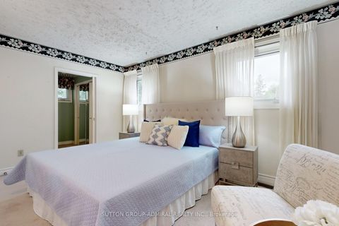 Photo 11 at 78 Belfry Drive, Leslie Valley, Newmarket