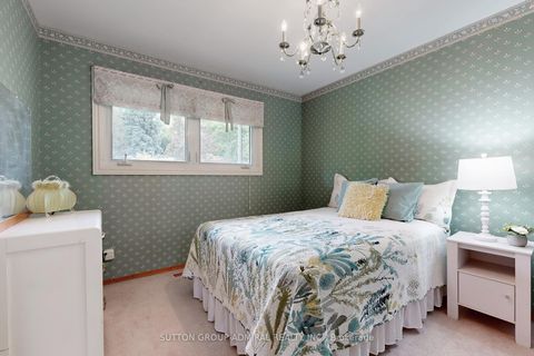 Photo 13 at 78 Belfry Drive, Leslie Valley, Newmarket