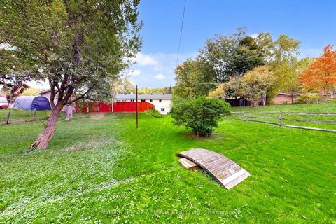 Photo 31 at 78 Belfry Drive, Leslie Valley, Newmarket