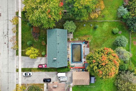 Photo 38 at 78 Belfry Drive, Leslie Valley, Newmarket