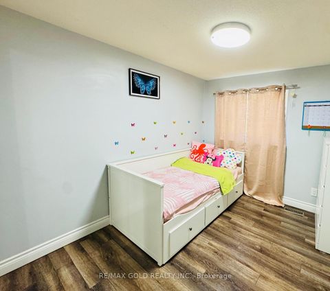 Photo 14 at 140 Quantrell Trail, Malvern, Toronto