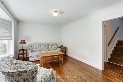 Photo 5 at 35 Tofield Crescent, Kipling, Toronto