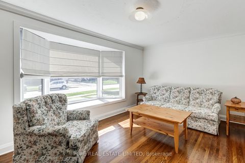 Photo 7 at 35 Tofield Crescent, Kipling, Toronto