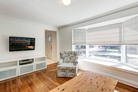 Photo 8 at 35 Tofield Crescent, Kipling, Toronto