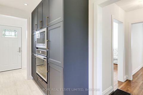 Photo 12 at 35 Tofield Crescent, Kipling, Toronto