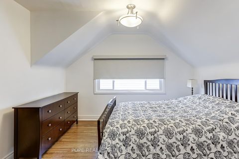 Photo 15 at 35 Tofield Crescent, Kipling, Toronto