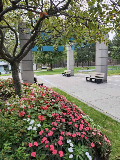 Photo 3 at 910 - 120 Promenade Circle, Brownridge, Vaughan