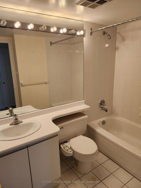 Photo 13 at 910 - 120 Promenade Circle, Brownridge, Vaughan